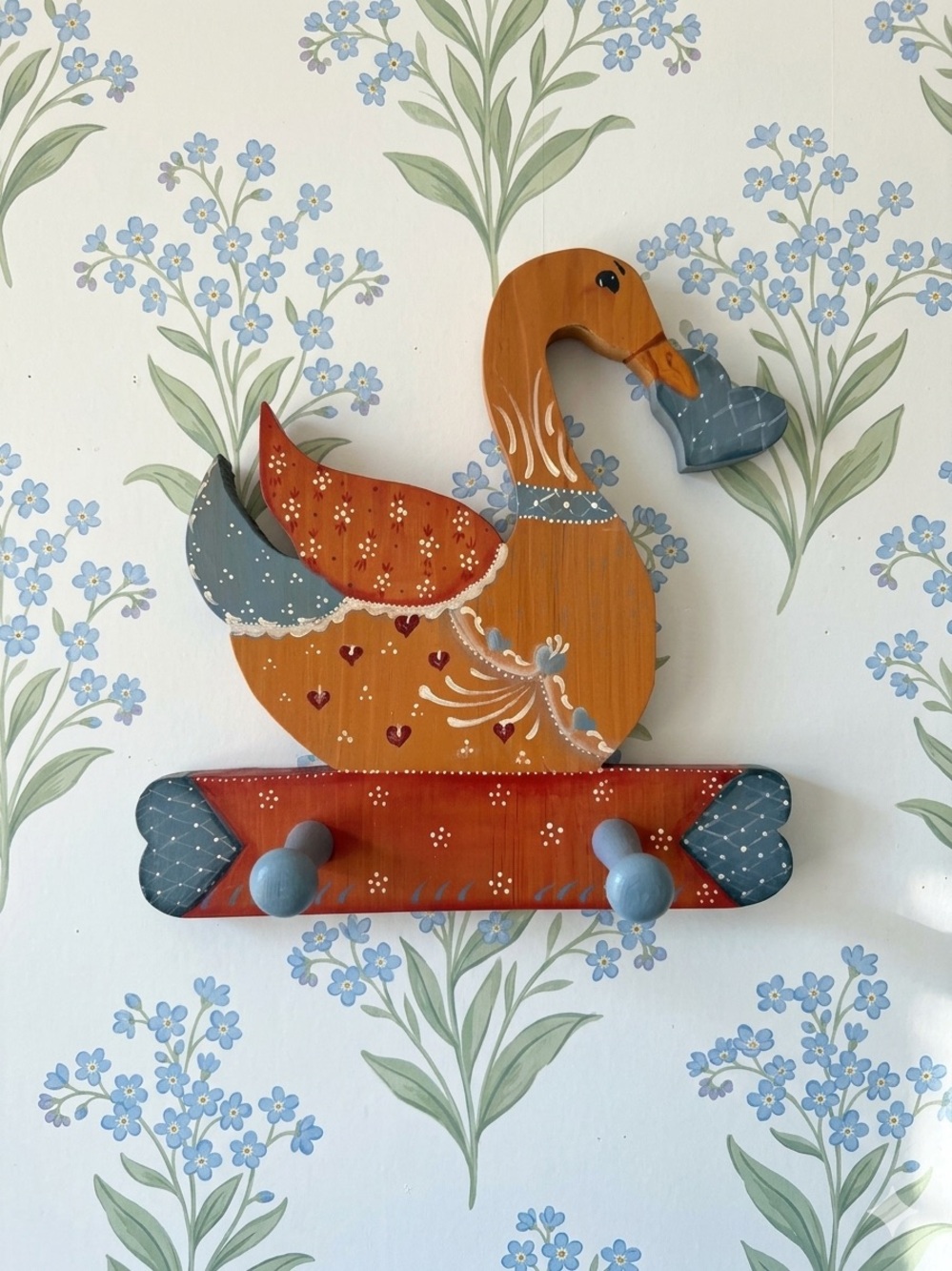 90s Goose Wood Decor with Hooks and Heart Grandma Cottage Vintage Hand Painted